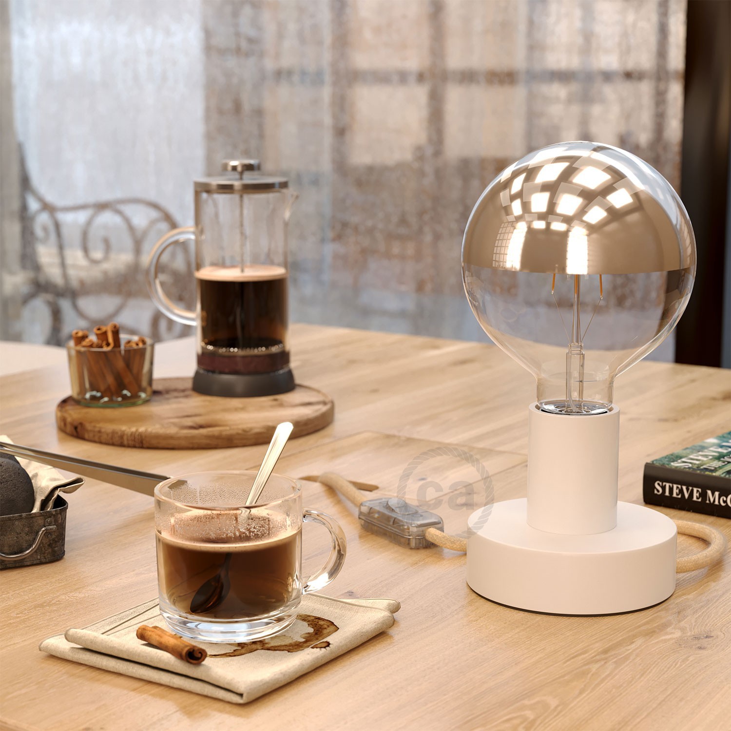 Posaluce - Mala drvena stolna lampa