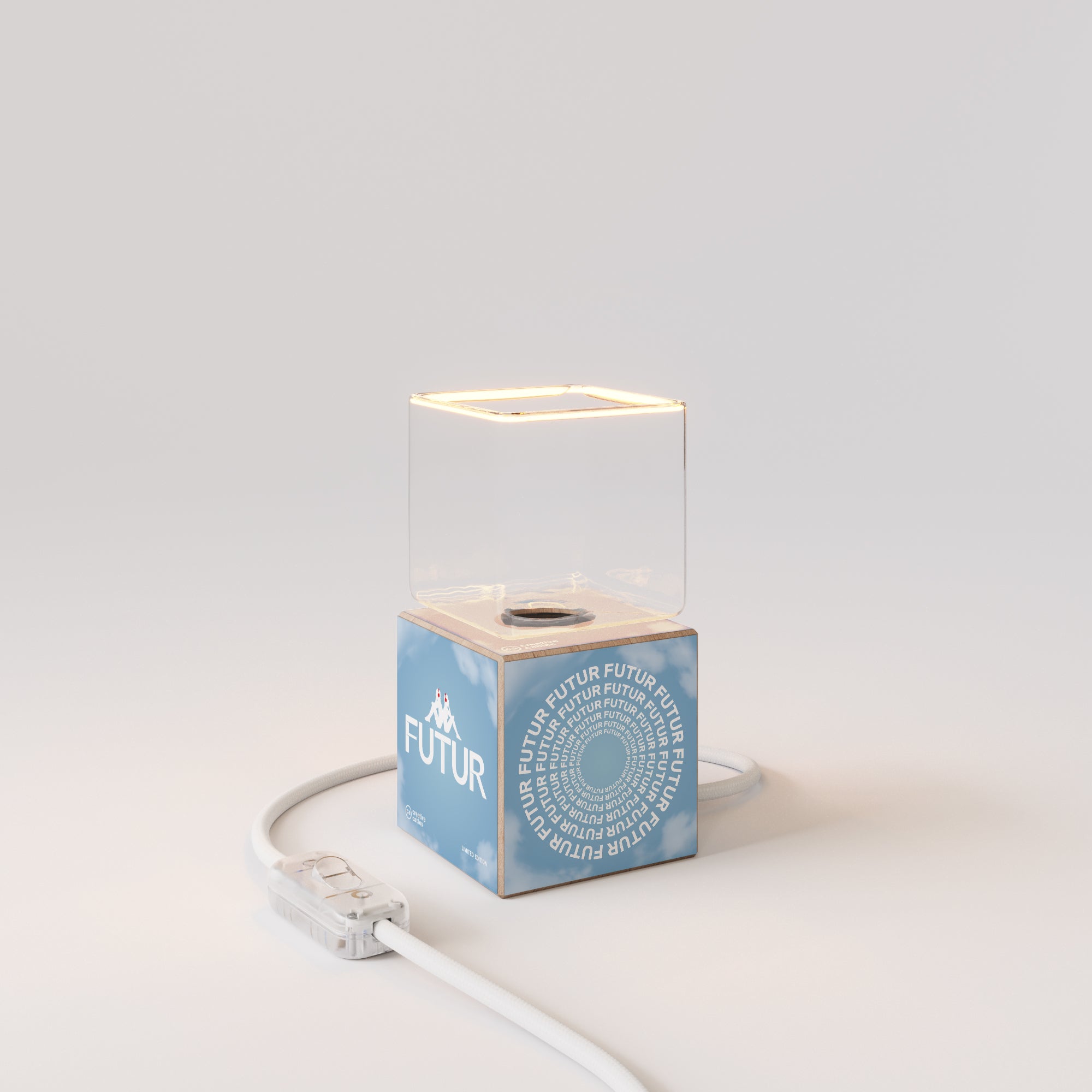 Stolna lampa Cubetto "Futur" sa Žarulja Ghost - Futur Festival