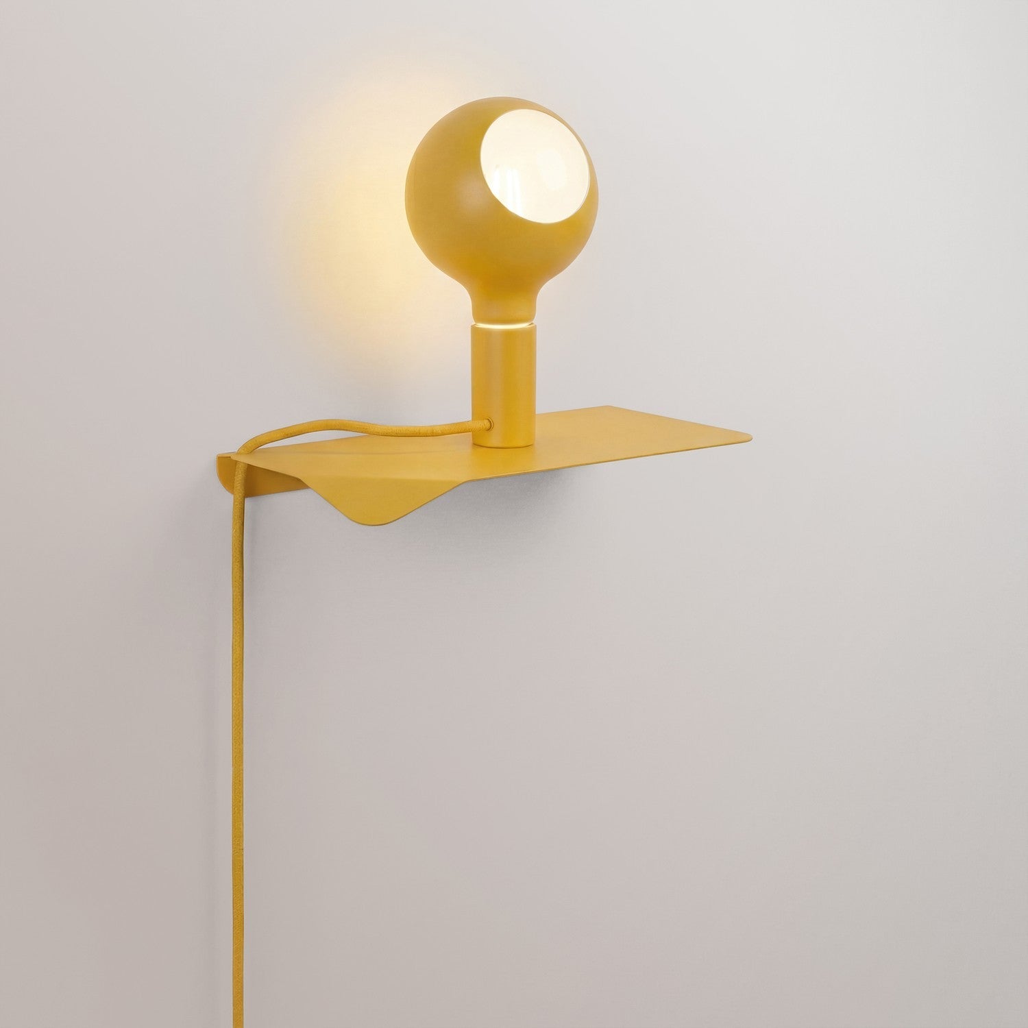 Combo Camo - Lampada con mensola e spina UK - Giallo