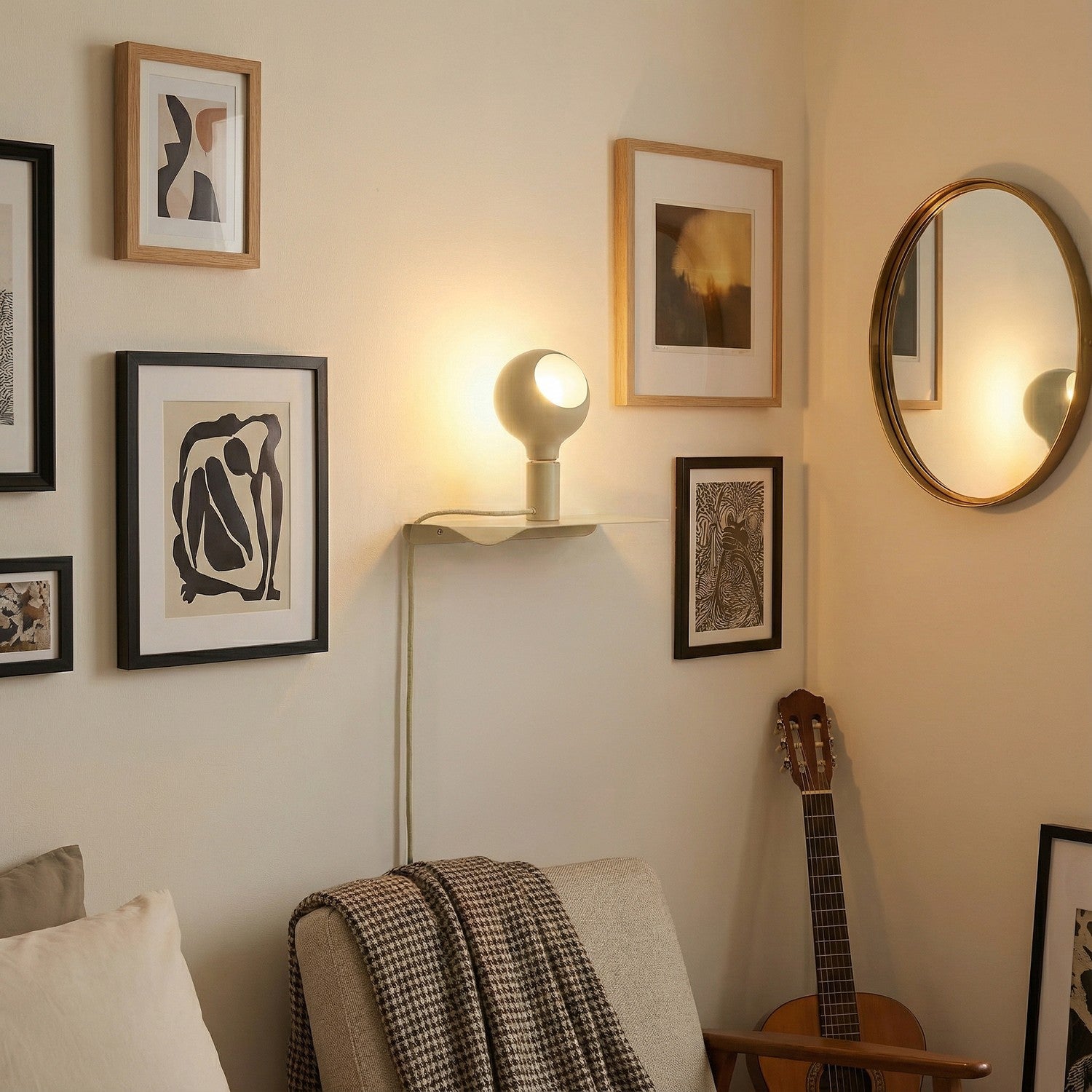 Combo Camo - Lampada con mensola e spina UK - Panna