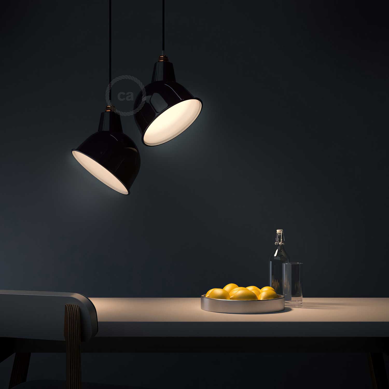 Lampada a sospensione completa di cavo tessile, paralume Broadway e finiture in metallo - Nero