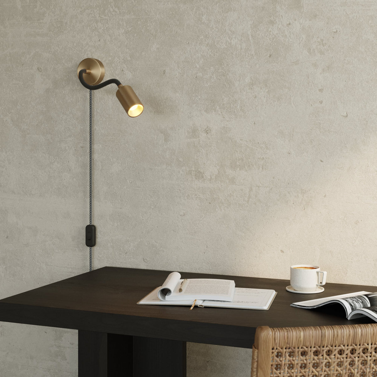 Lampada con spina e braccio snodabile, faretto Spotlight GU10 Bispot - Bronzo satinato / Nero