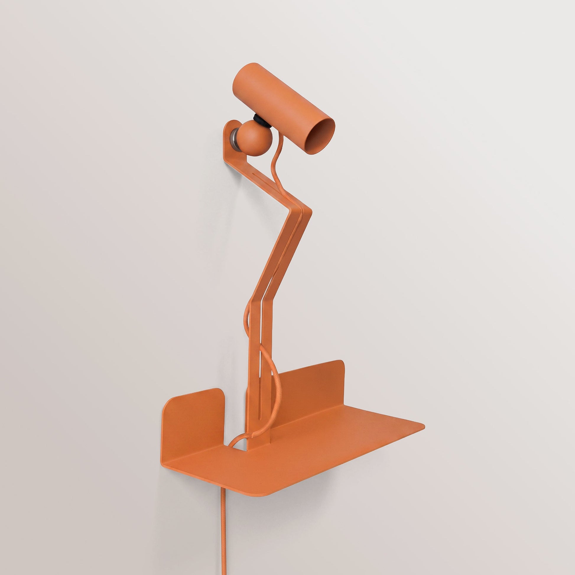 Lampada da parete con mensola e faretto magnetico orientabile - Murio Tubo - Arancione