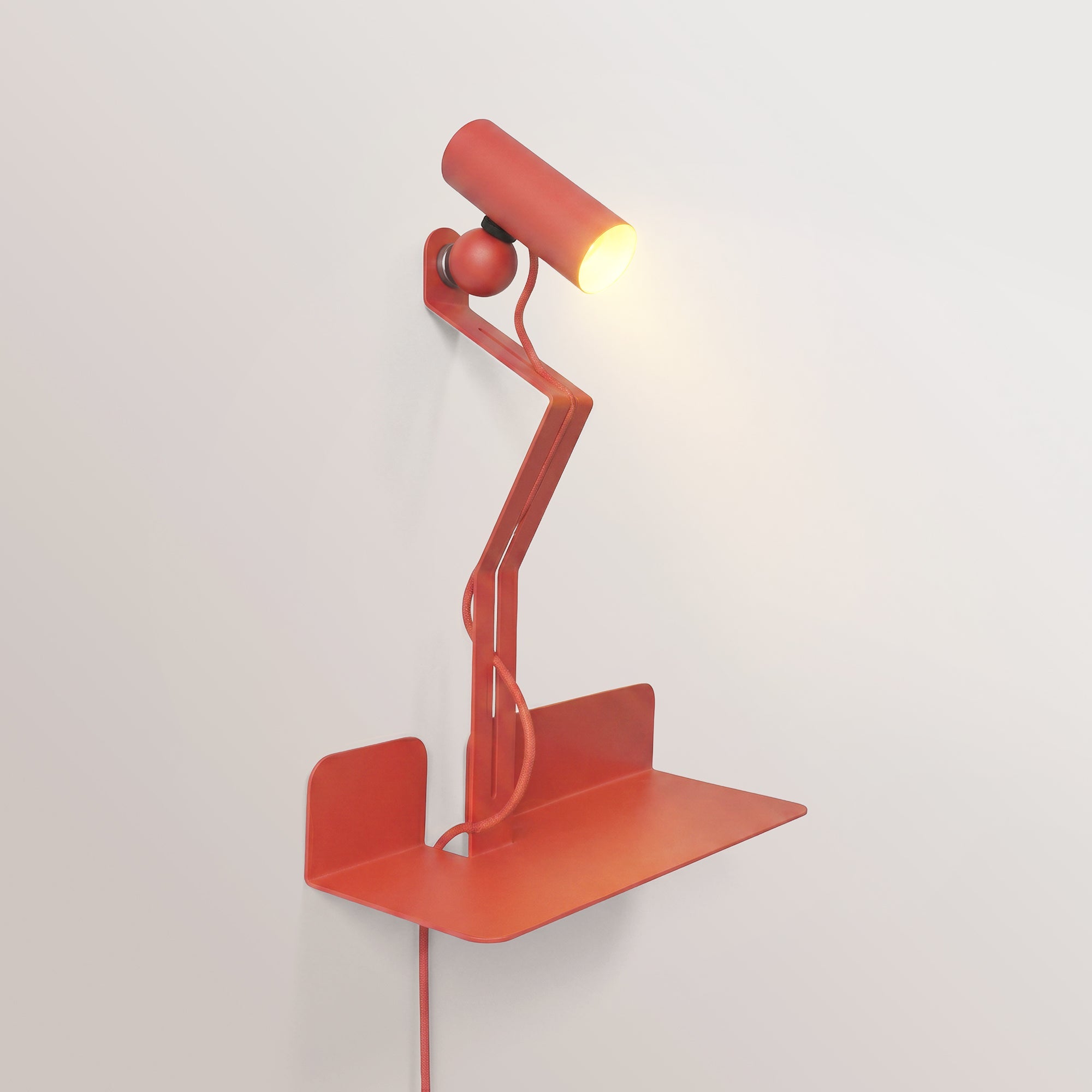 Lampada da parete con mensola e faretto magnetico orientabile - Murio Tubo - Rosso