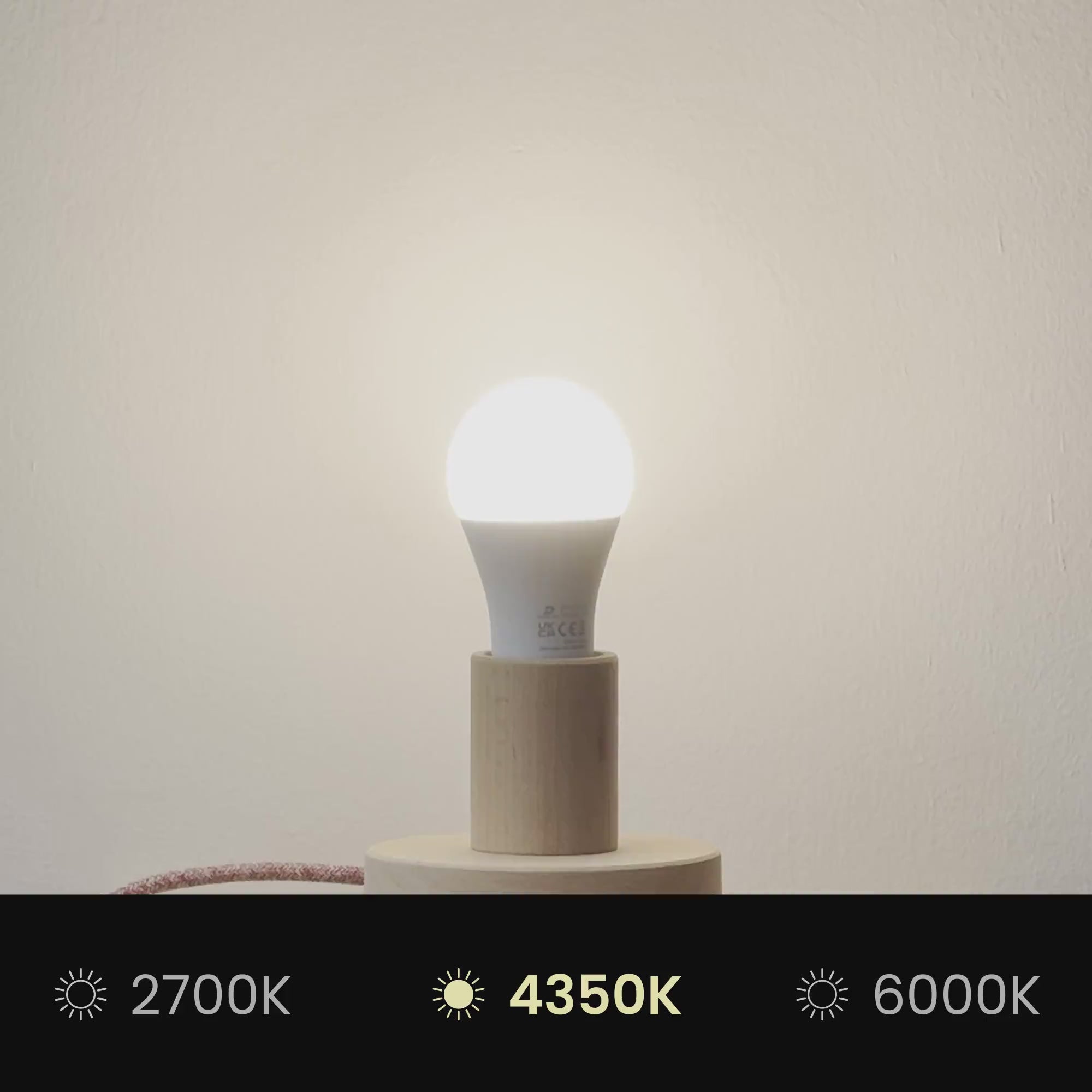 Učitaj video: Sjenilo Impero L za stolnu lampu ili zidnu lampu s priključkom E27 - Proizvedeno u Italiji - Crno/Zlatno